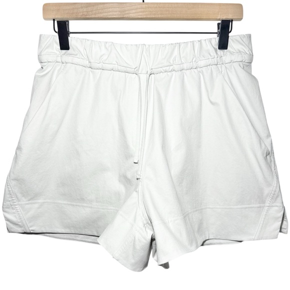 Lululemon Cinchable Waist High-Rise Woven Short 3.5" in Bone - Picture 4 of 8